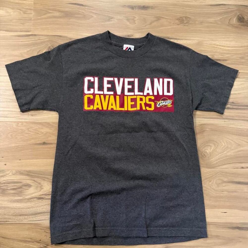 NBA Cleveland Cavaliers LeBron James 23 basketball tee size medium
